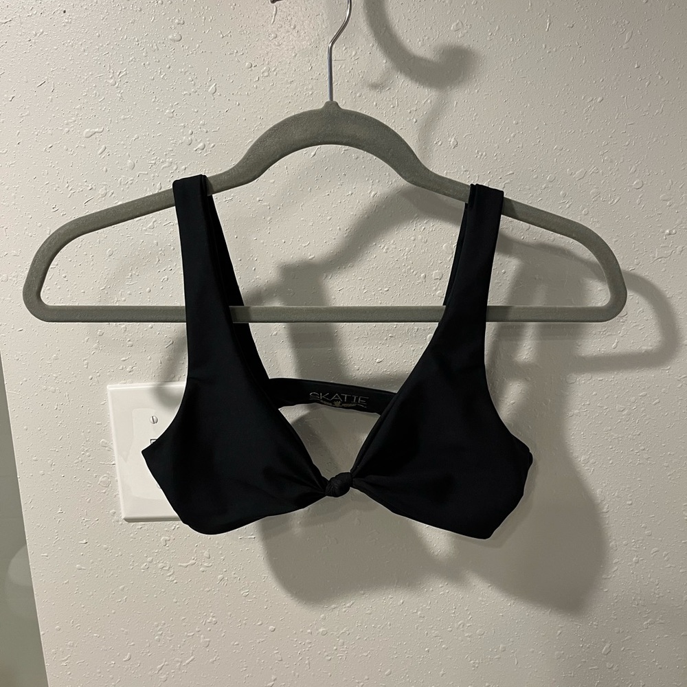 Skatie XS Black Penny Top (Excellent Condition) - Removable Padding